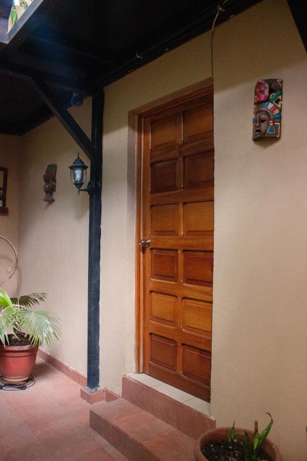 Hotel Casa Irma Guatemala Exterior foto